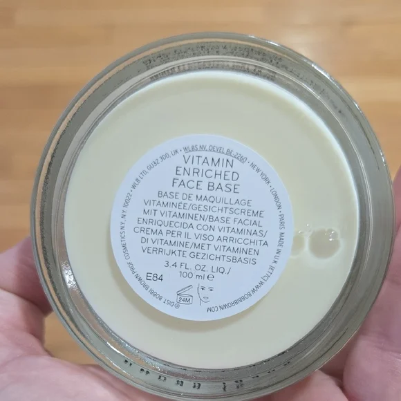 Bobbi Brown Vitamin Enriched Face Base 3.4 fl oz - Picture 4 of 5